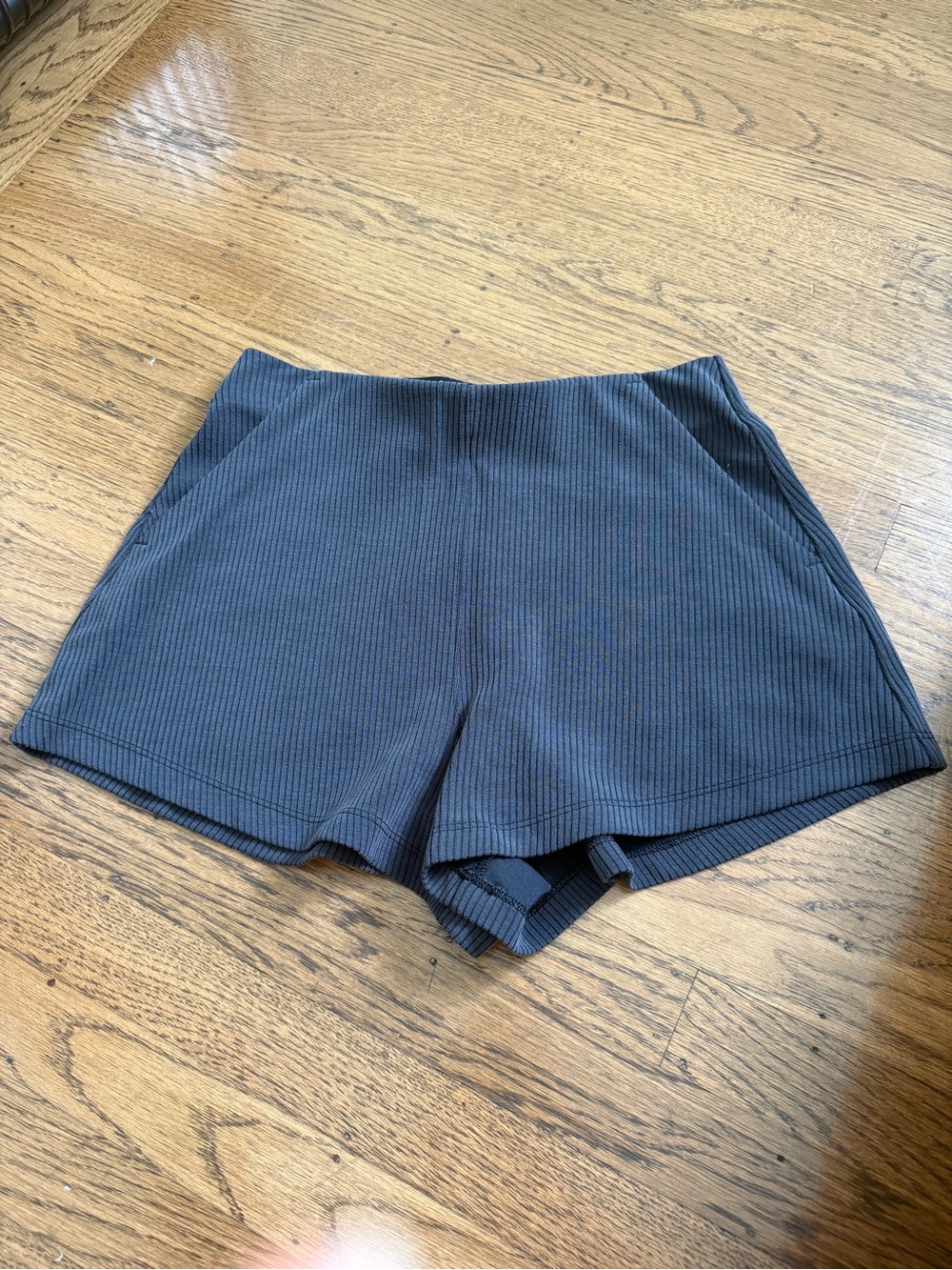 Lululemon Ribbed High-Waist Women's Shorts — Charcoal